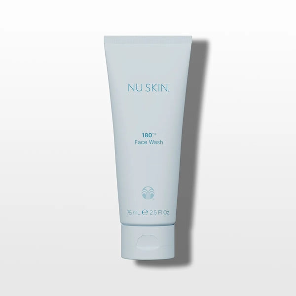 Tubo de 180° Face Wash de Nu Skin — vista frontal del envase