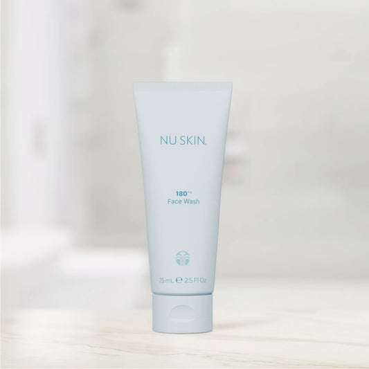 Tubo de 180° Face Wash de Nu Skin — vista del producto