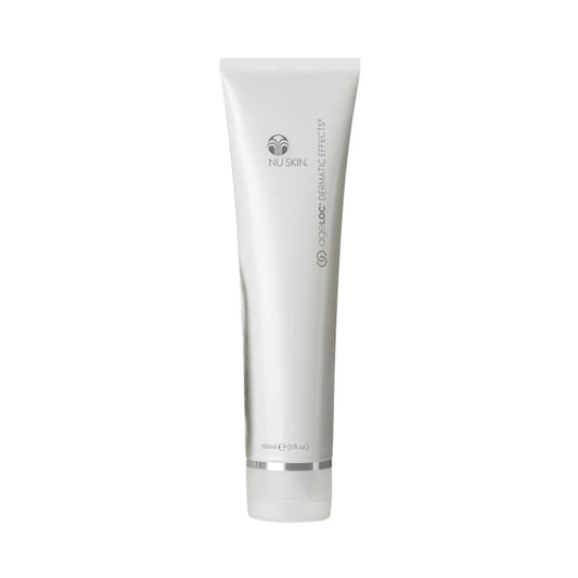 Produktfotografie. Front: ageLOC Dermatic Effects von Nu Skin (Tube, je 150ml). Ergänzendes Produkt zum Galvanic Spa.