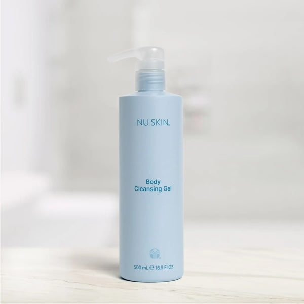 Nu Skin Body Cleansing Gel — imagen lifestyle del gel limpiador corporal